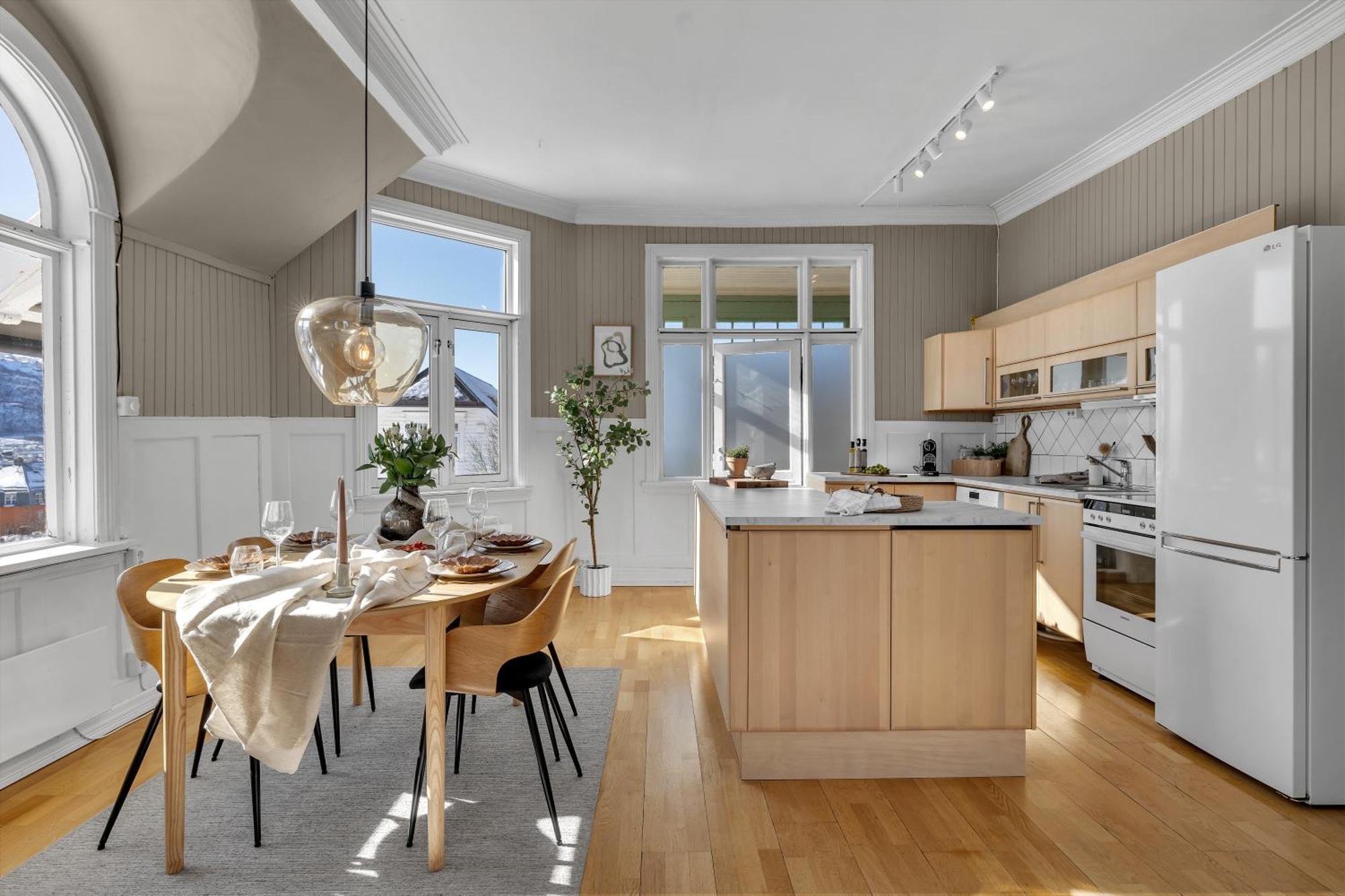 Lovely City Center Apartment With Amazing Views And Free Parking! Tromsø Eksteriør billede