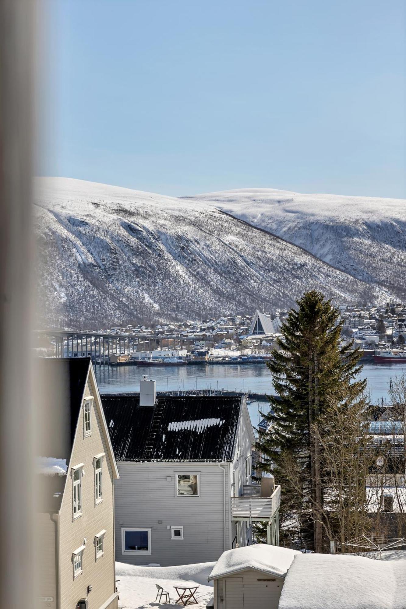 Lovely City Center Apartment With Amazing Views And Free Parking! Tromsø Eksteriør billede